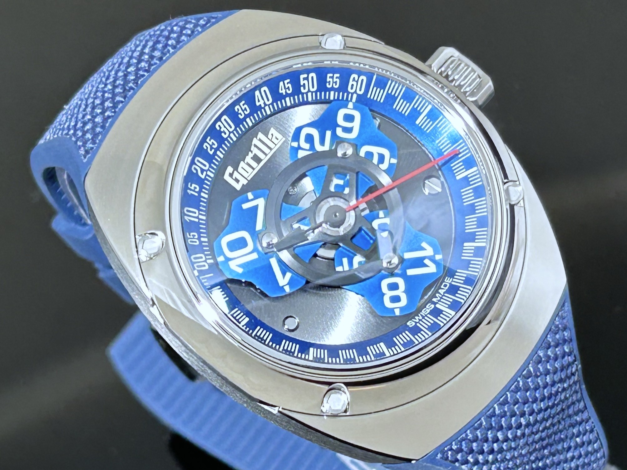 時計 gorilas 世界限定300本‼ハイパーパフォーマンス時計ブランドとして愛用
